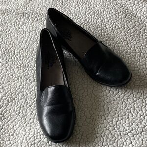 Life Stride Classic Black Loafers